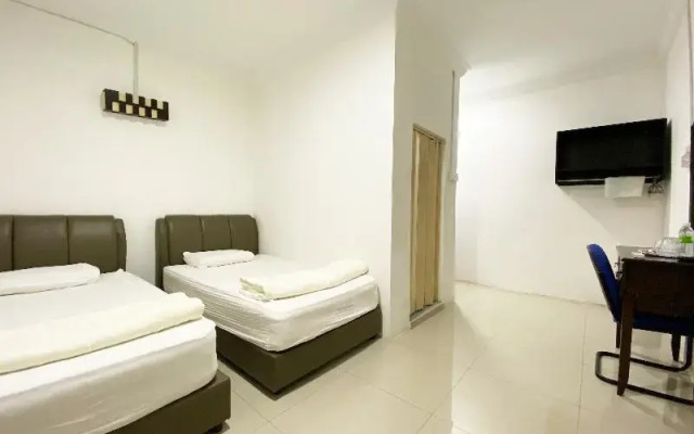 OYO 90087 Warisan Motel