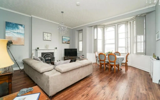Stunning 2-bed Apartment in Weston-super-mare