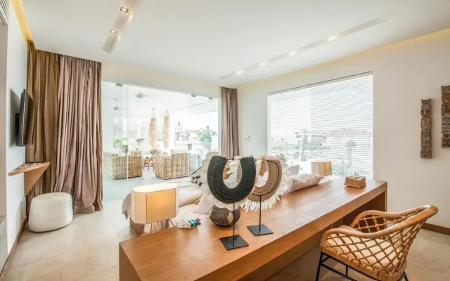 Niko 2 R New Villa Close to Finns Beach Club