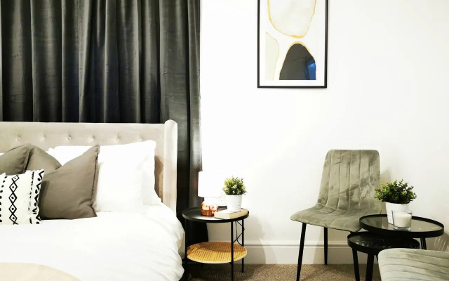 Eveswell Studios | Premium | Studio 2