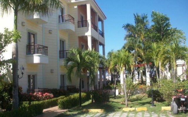 Hotel Dominicana Plus Bavaro вид на фасад