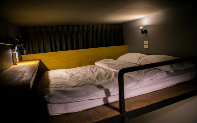 Silom Space Hostel