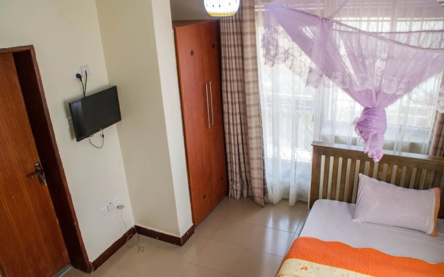 Tropical Suites Hotel