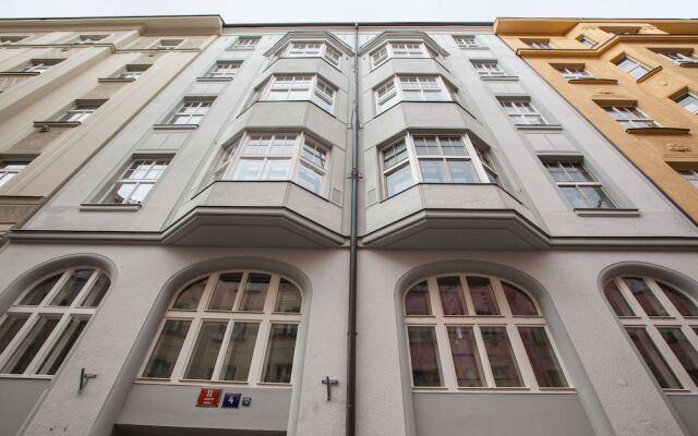 Отель Golden Prague Rooms Чехия, Прага - отзывы, цены и фото номеров - забронировать отель Golden Prague Rooms онлайн вид на фасад
