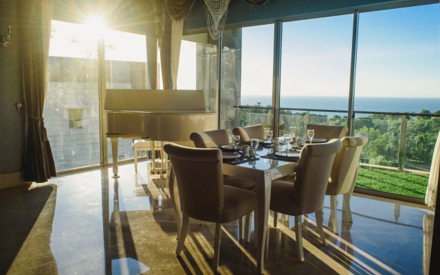 AYANA Residences by ZUZU
