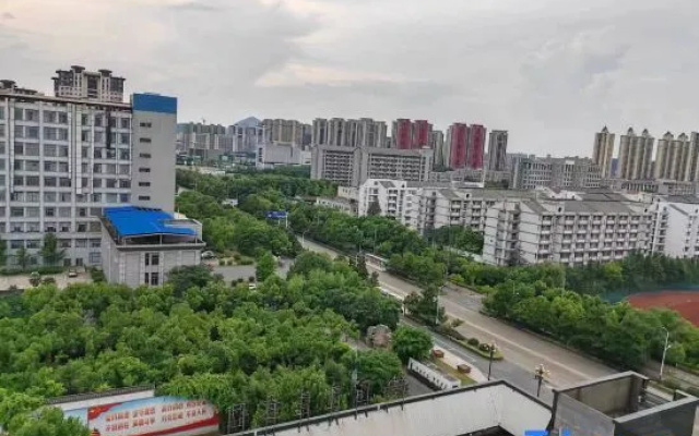 Lotus Garden (Tongling College Branch)