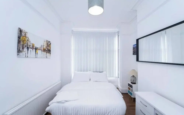 Charming Victorian Home in Heart of Leicester