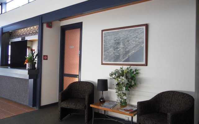Westport Motor Hotel