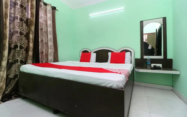 Oyo 24095 Radha Swami Guest House
