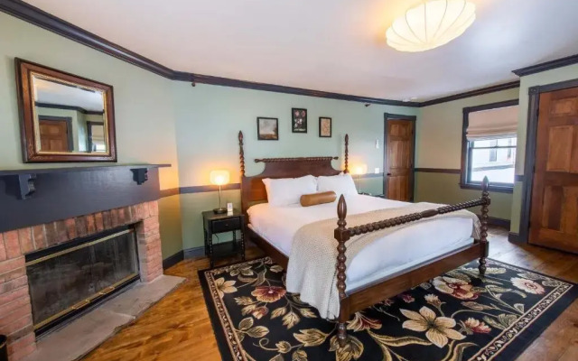 Hideaway Inn Lenox