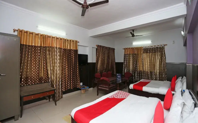 Oyo 14877 Alinda Guest House