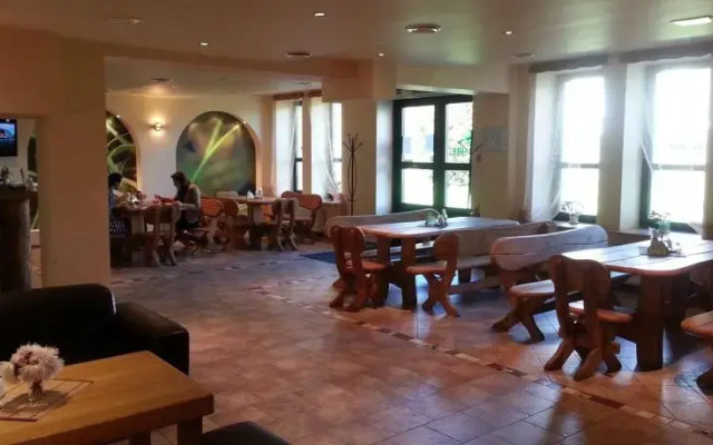 Hotel-Cafe Spāres