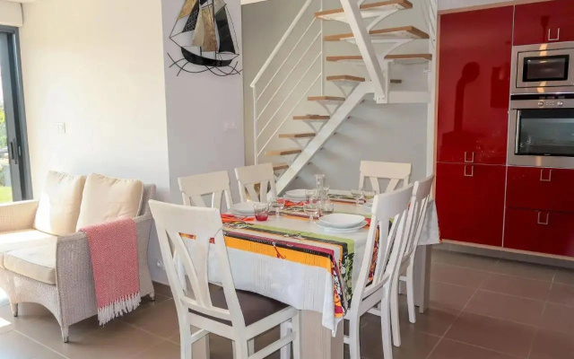 Holiday Home Ty Angèle - PLC239