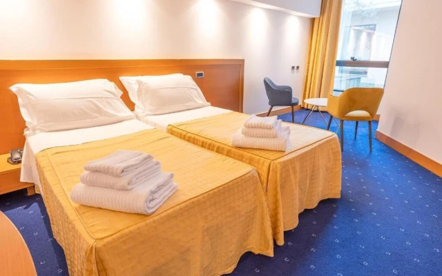 Hotel Planet International