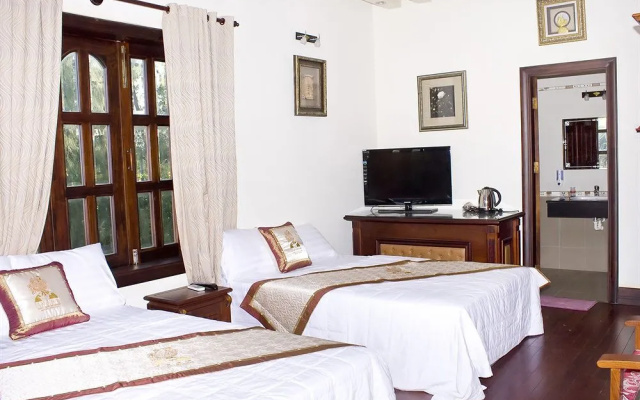 Gold Rooster Resort