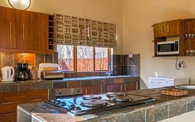 Warthog Rest Private Lodge