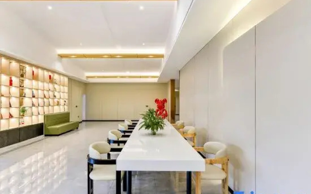 Lezhu Hotel