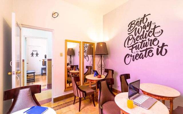 Mala Vecindad Beer Hotel
