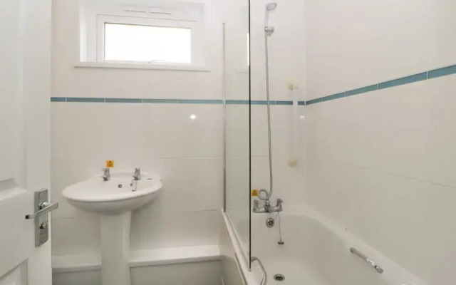 Harcombe House pet Free Bungalow