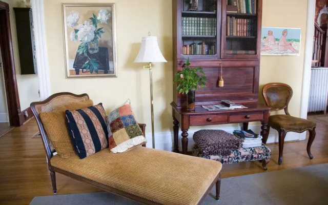The Caversham House Bed & Breakfast