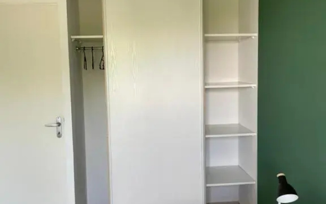 Appartement T2 avec balcon, lumineux, au calme.