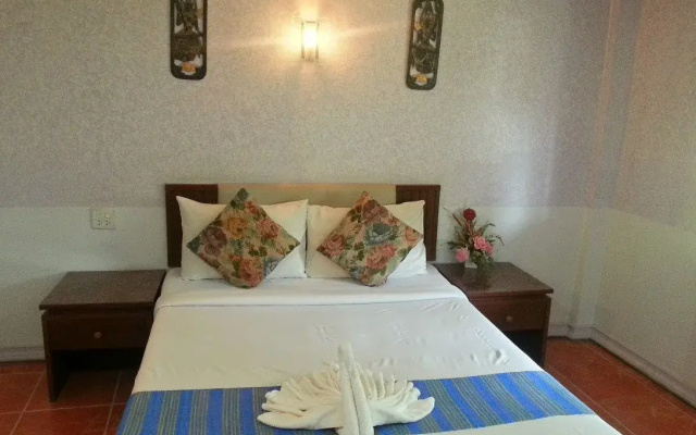 Holiday Hotel