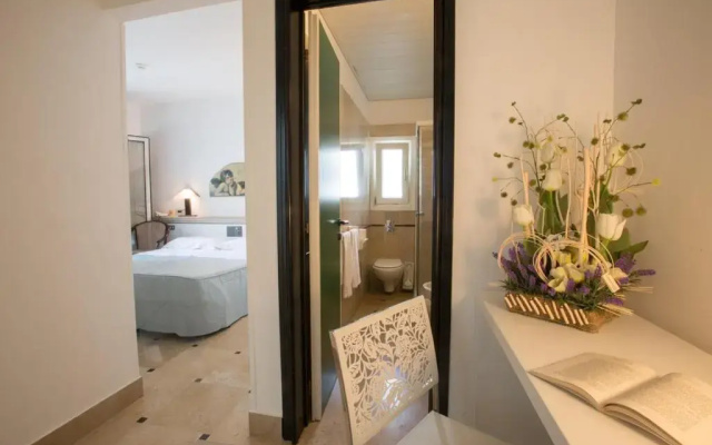 Hyencos Hotel Callyon