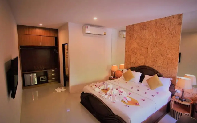 Bangrak Pier Resort
