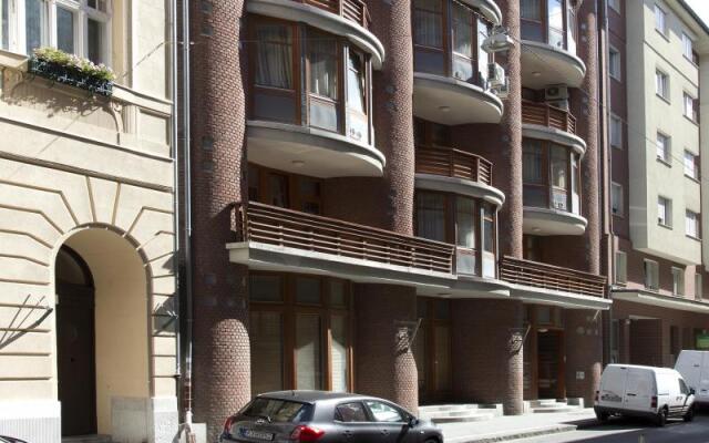 Отель GreenPark ApartHotel вид на фасад