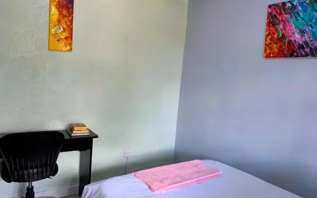 Cosy 2brm with WiFi, 5min from CBD