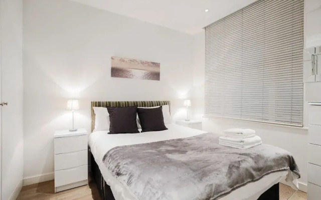 Trafalgar Square by Excel Apartments
