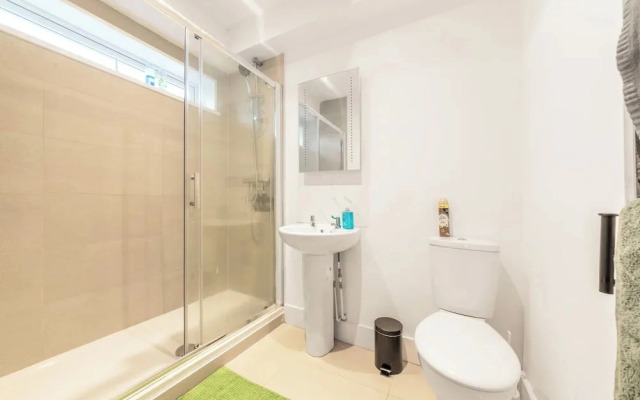 Central - Stay 4 - Wifi - Parking - Near Transport