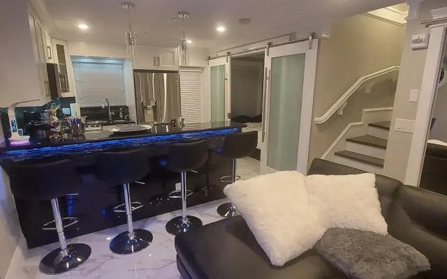 Sunset Mews Luxurious 3 Bed Townhouse