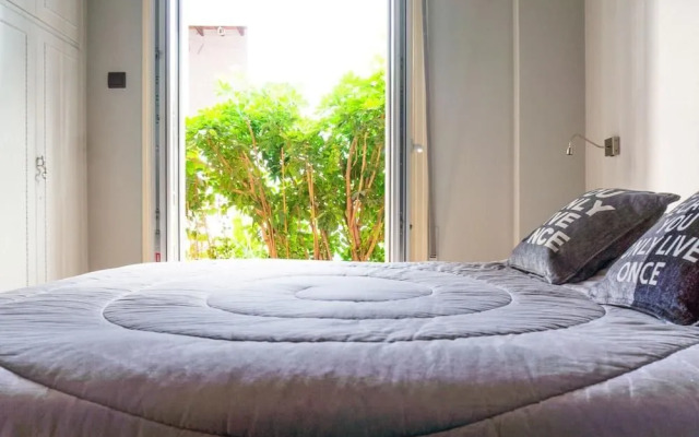 The Burton Luxury 1BR in Plaka, Athens