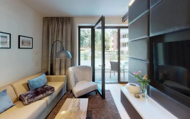 White Pearl Apartment 0.08