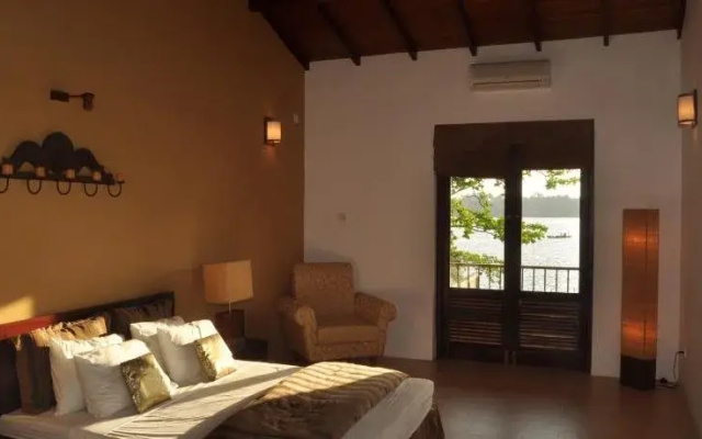 Lake Villa