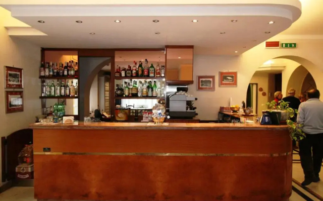 Hotel Dora