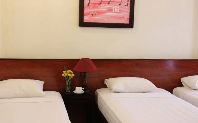 Nhi Trung Hotel вид на фасад