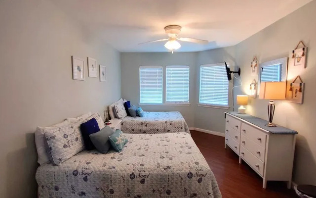 Gulfpoint 1303 2 Bedroom Condo by RedAwning