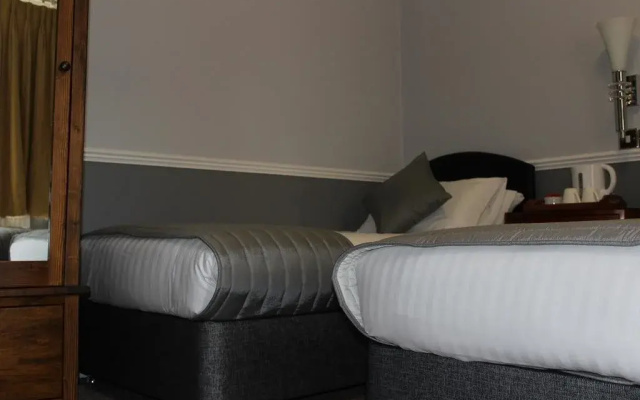 Ambassador Court Hotel