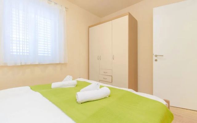 Apartments Gnjidic