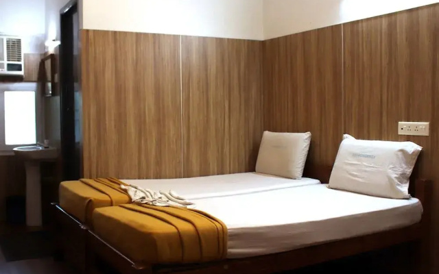 Hotel Saravanaa