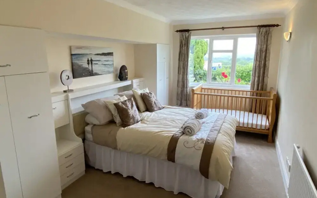 Santa Rosa - 4 Bedroom Holiday Home