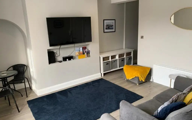Luxurious Fully-equipped Seafront Apartment