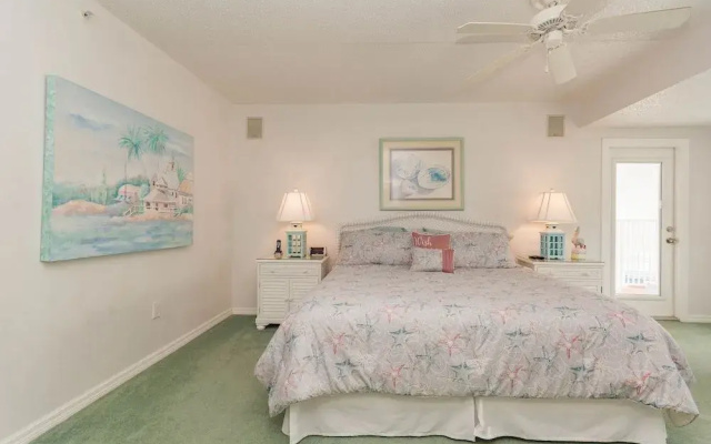 OC104 - Ocean Condo by RedAwning