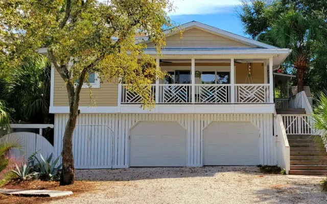 1004 2nd Avenue by Tybee Vacation Rentals