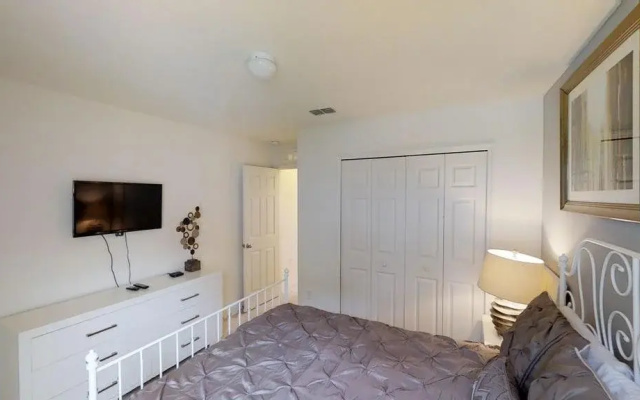 Crystal Cove Resort
