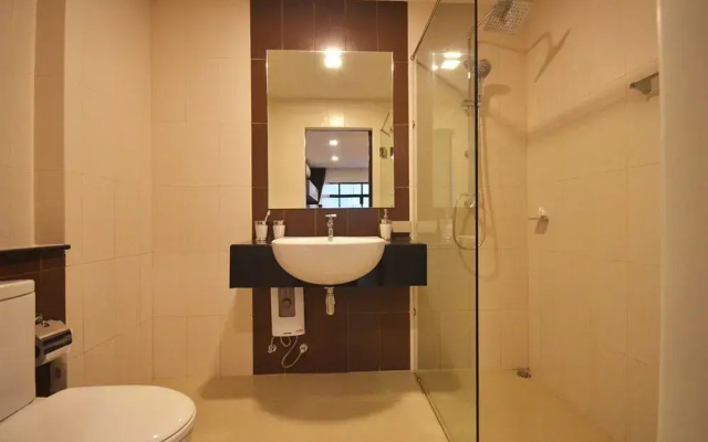 Golden Manora Hotel Bangtao Beach