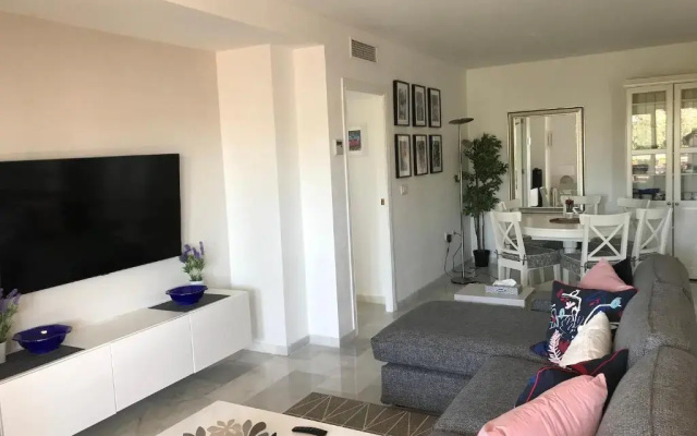 Stunning apartment metres from the beach - RDR222