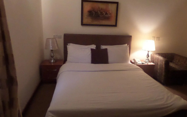 Pearl Gate Hotel